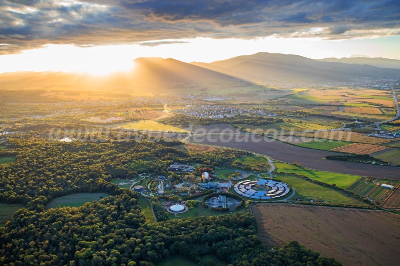 Couchant sur le Parc du Petit-Prince
