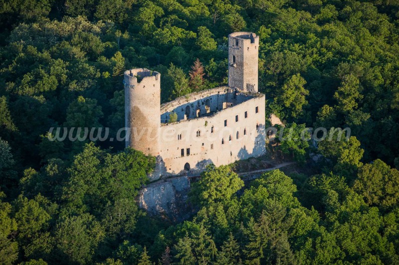 France, Bas-Rhin (67), Barr, château du Haut-Andlau (vue aérienne)//France, Bas Rhin, Barr, Haut Andlau Castle (aerial view)
